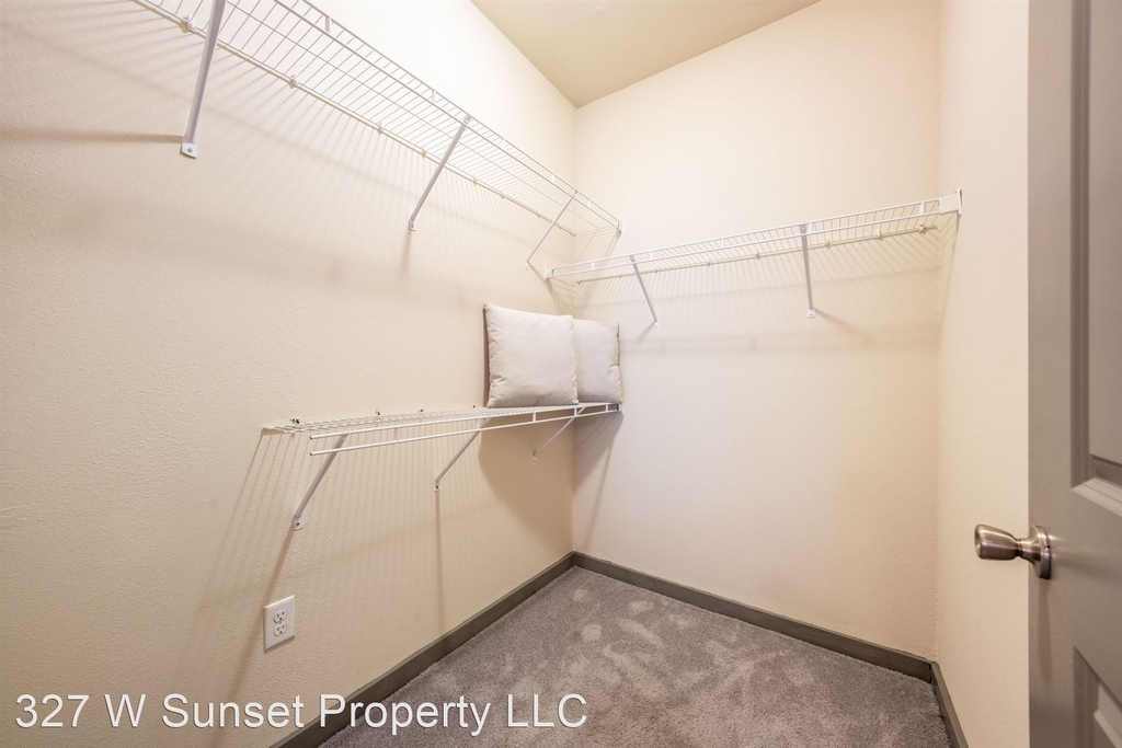 327 W Sunset Rd - Photo 18