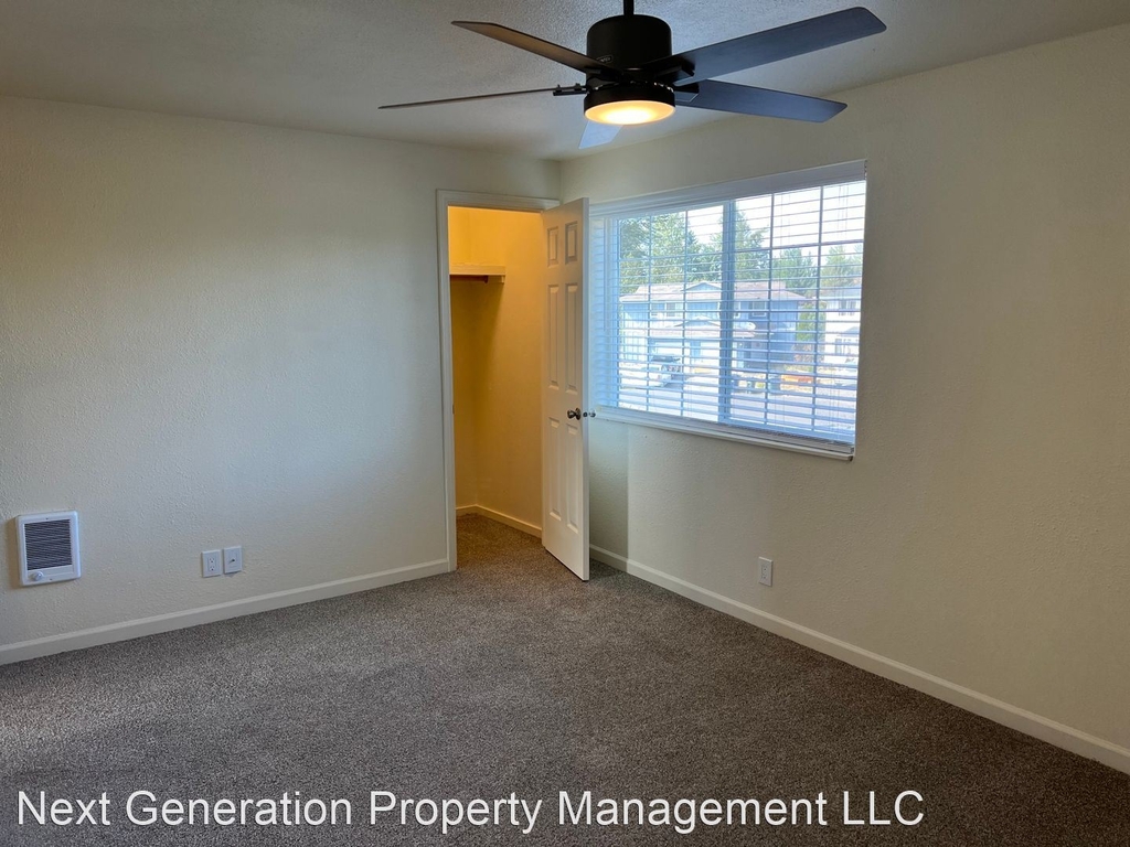 4432 Fergus Ave. - Photo 16