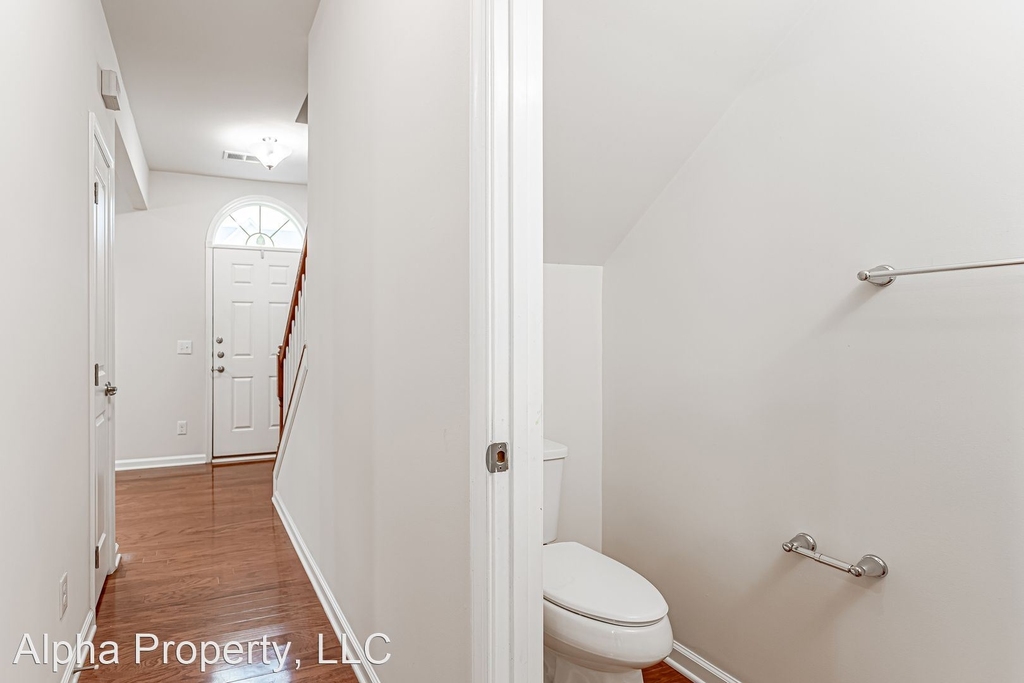 106 Middleby Way - Photo 2