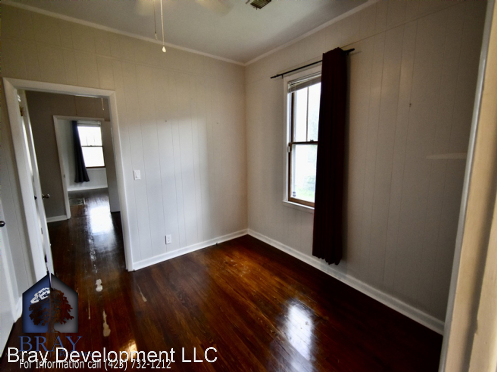 2423 E Center St - Photo 8