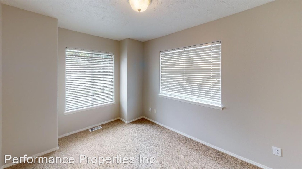 899 Sw 24th Street - Photo 2