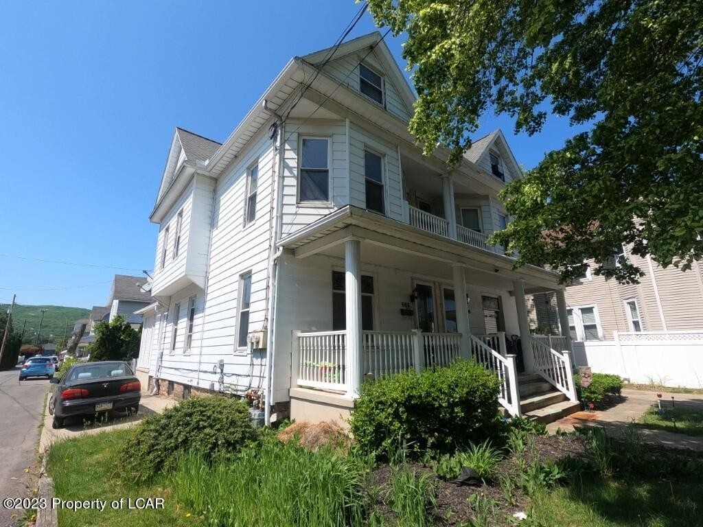 608 Wyoming Avenue - Photo 1