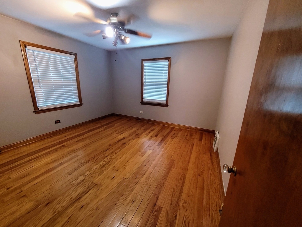 10562 S Walden Parkway - Photo 5