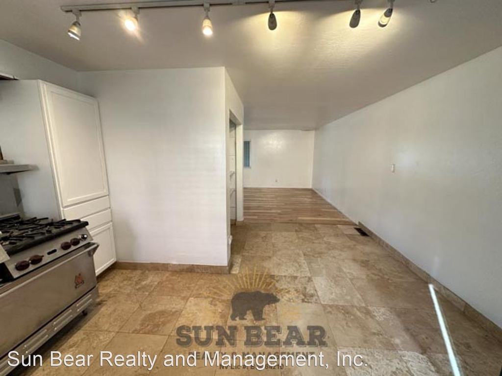 802 Northwood Blvd - Photo 2