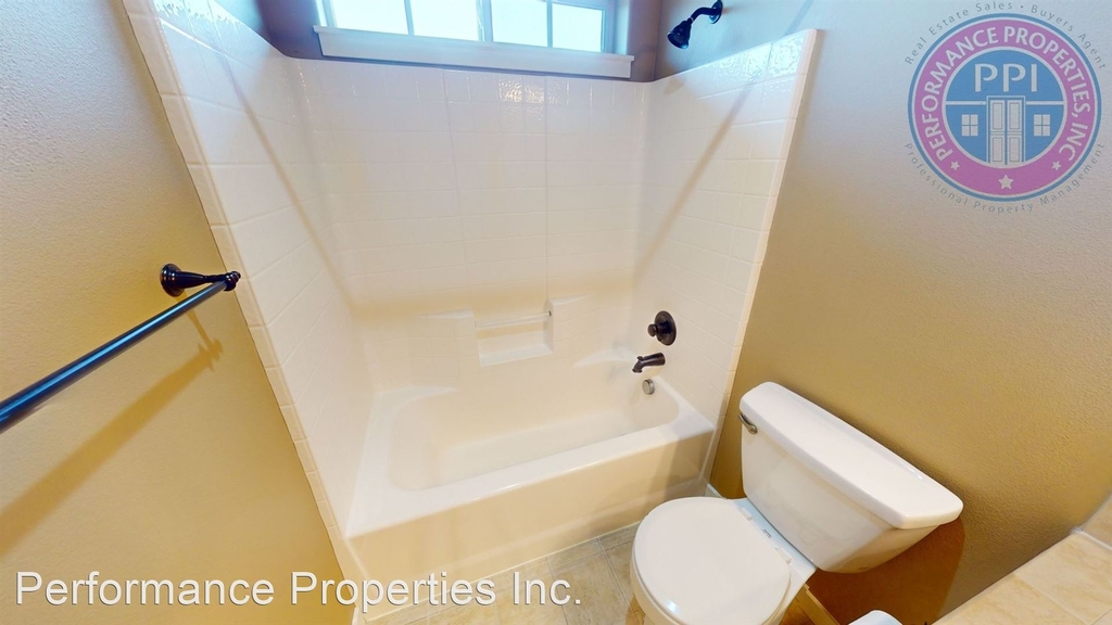 230 Ne Ironcreek Place - Photo 24