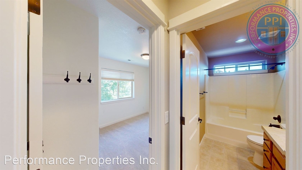 230 Ne Ironcreek Place - Photo 21