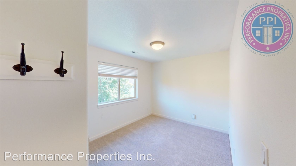 230 Ne Ironcreek Place - Photo 22