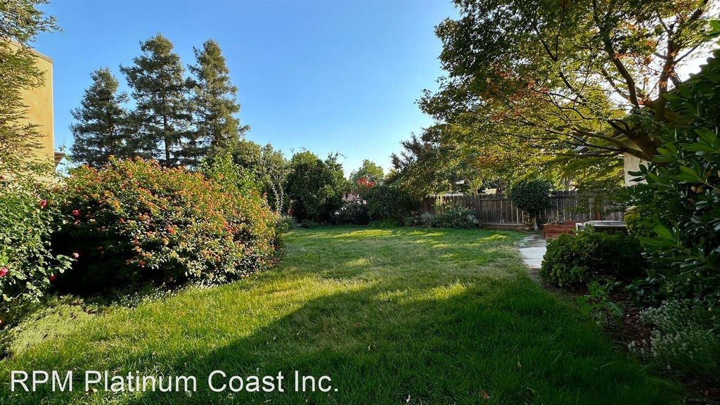 6744 N Winery Ave. - Photo 6