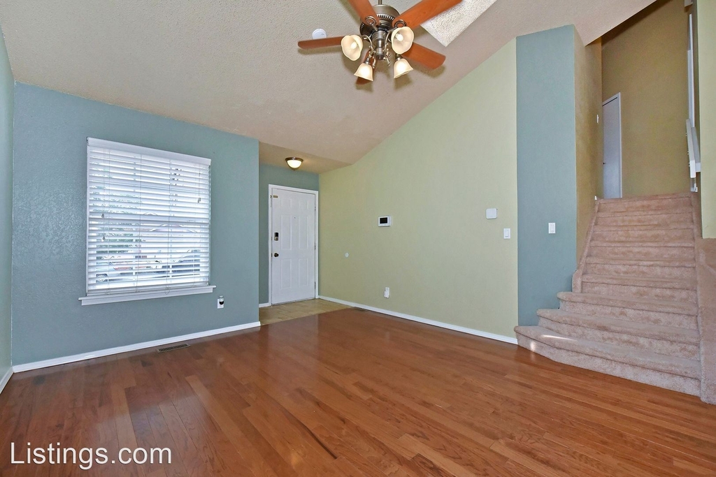 8225 Candon Dr - Photo 3