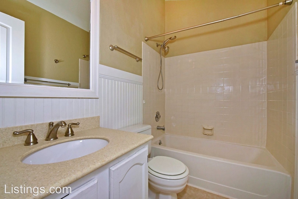 8225 Candon Dr - Photo 11