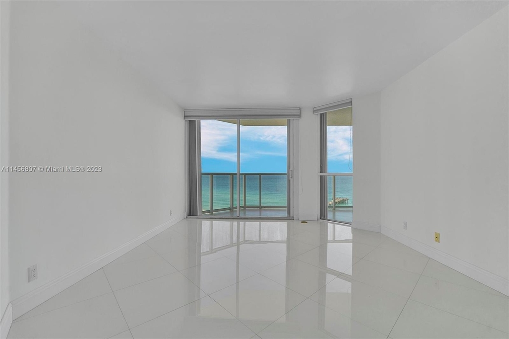 16485 Collins Ave - Photo 35