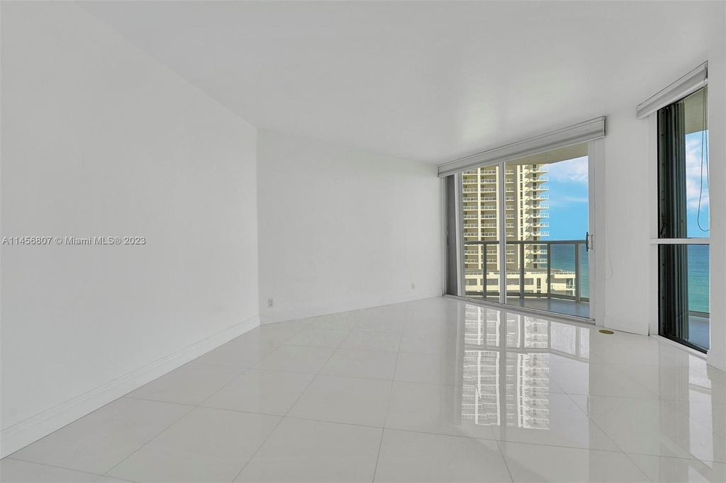 16485 Collins Ave - Photo 36