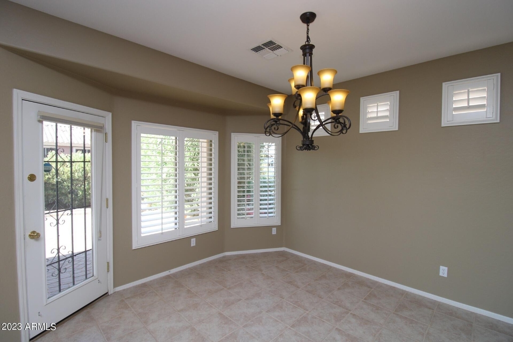 42550 W Candyland Place - Photo 2