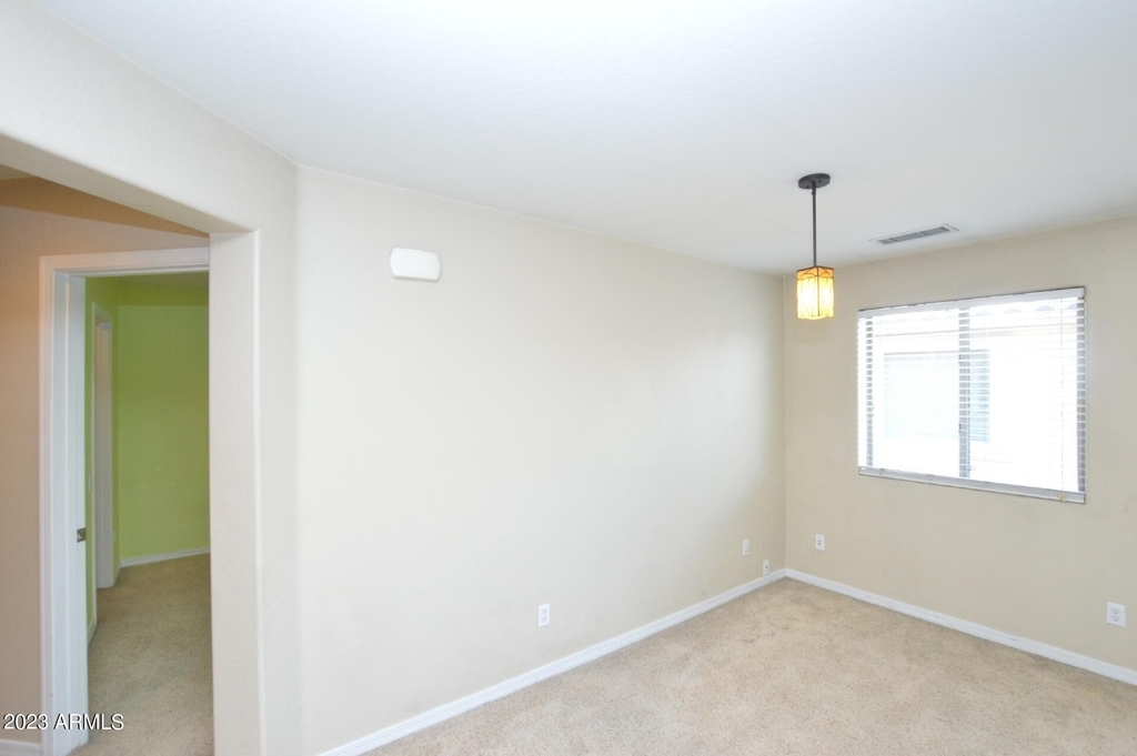 2209 W Marconi Avenue - Photo 9