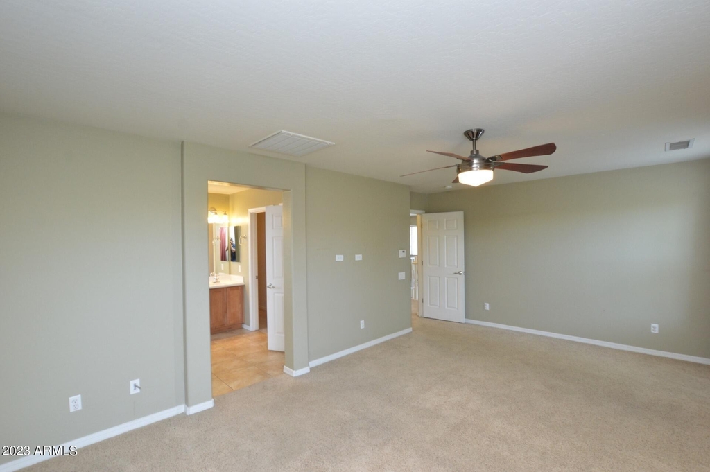 2209 W Marconi Avenue - Photo 11