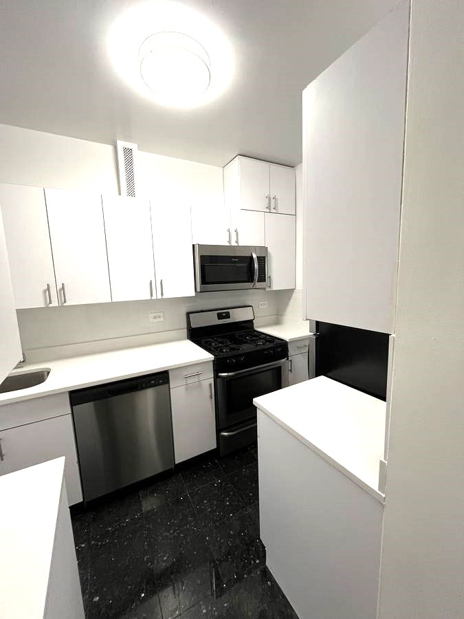 71 West 12th Street - Photo 5