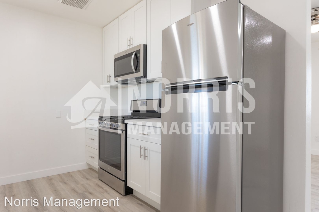 407 W 11th St - Photo 9