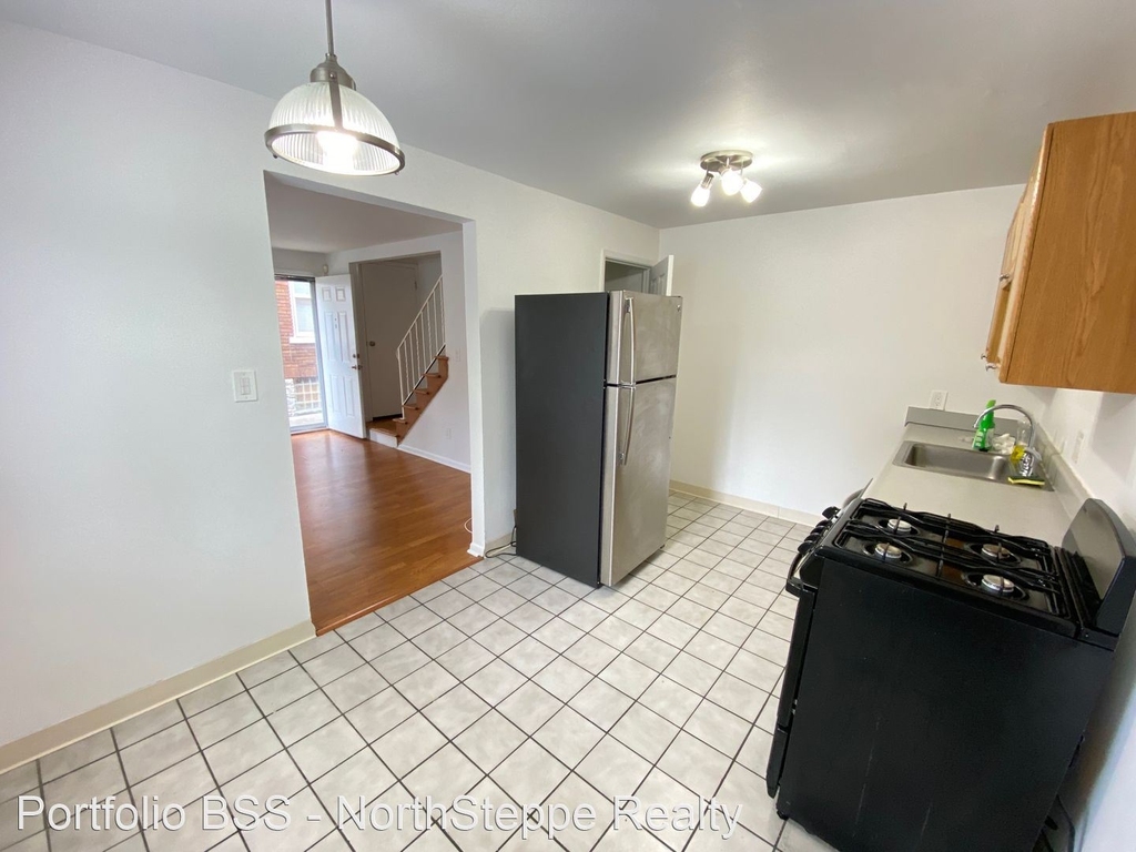 39 W 10th Ave - Photo 2