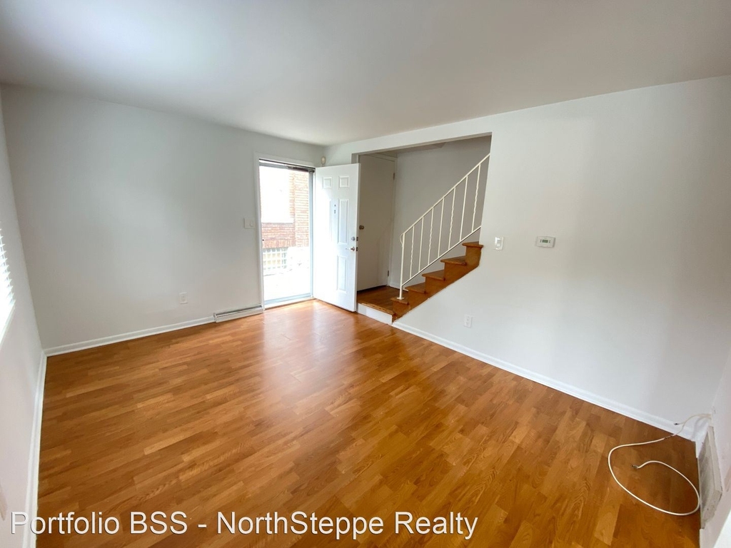39 W 10th Ave - Photo 1