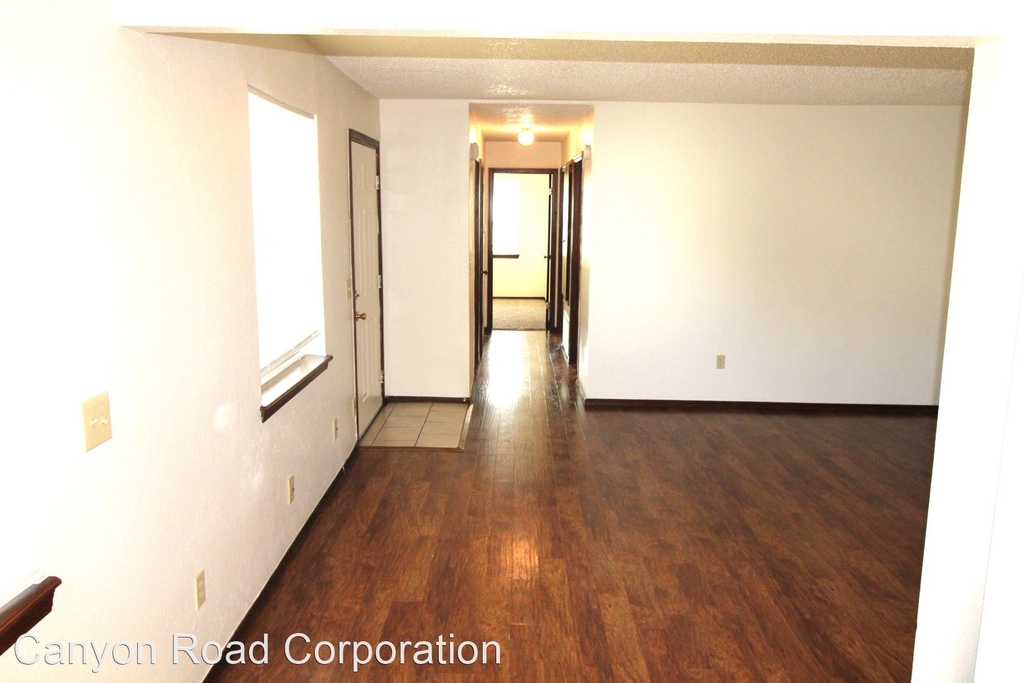 316 Falcon Ct - Photo 15