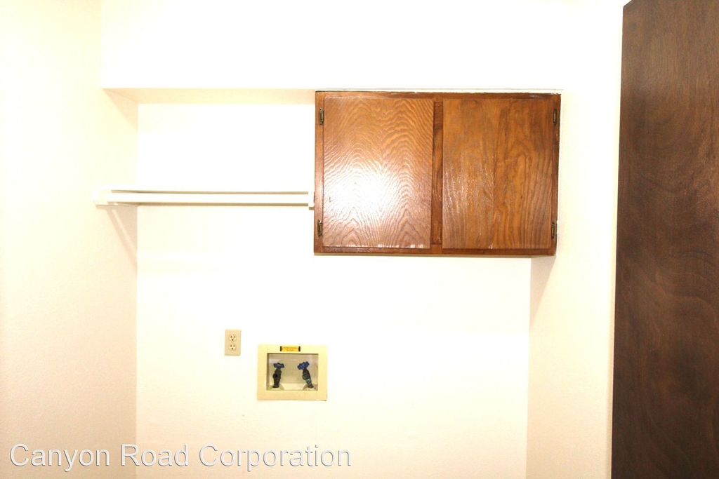 316 Falcon Ct - Photo 10