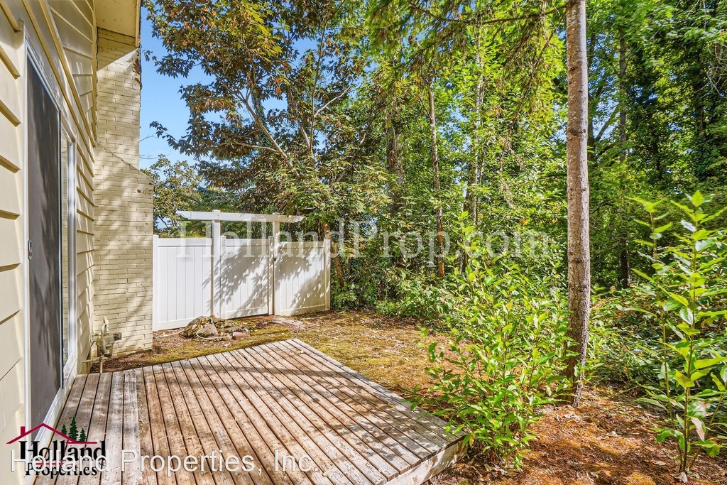 19366 View Drive - Photo 23