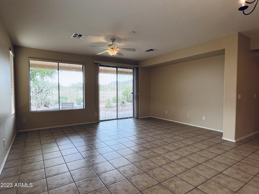 41018 N Prestancia Drive - Photo 10