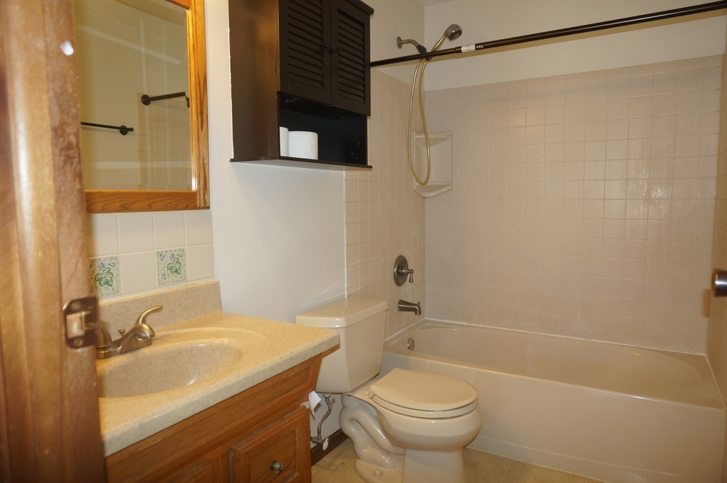 1130 Quanset Court - Photo 8