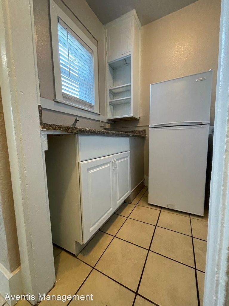 545 Georgia St - Photo 3