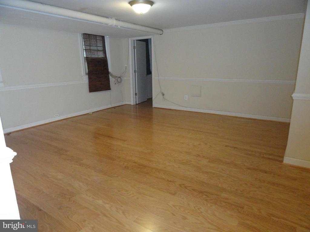 3010 Wisconsin Ave Nw - Photo 3