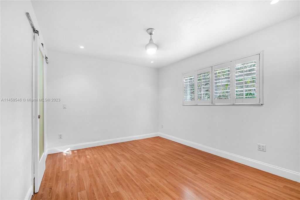 360 Harbor Ct - Photo 26