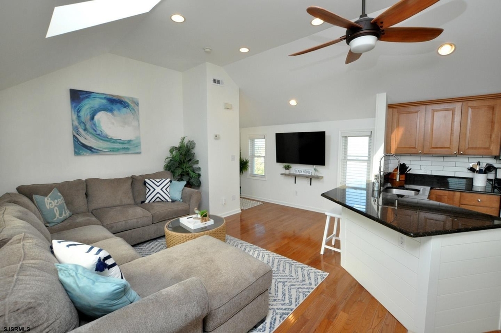 104 N Dudley Ave - Photo 6