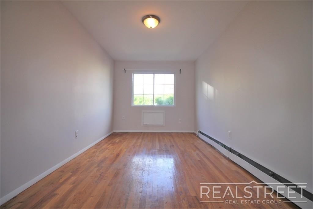 319 Winthrop Street - Photo 3