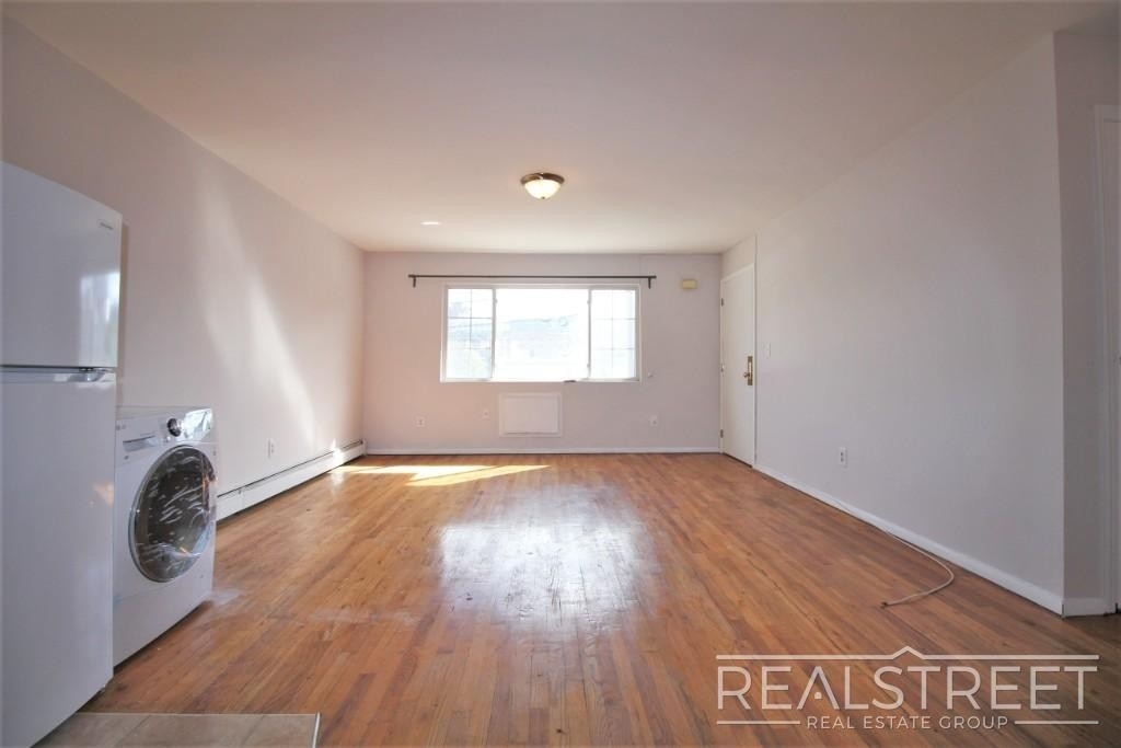 319 Winthrop Street - Photo 1