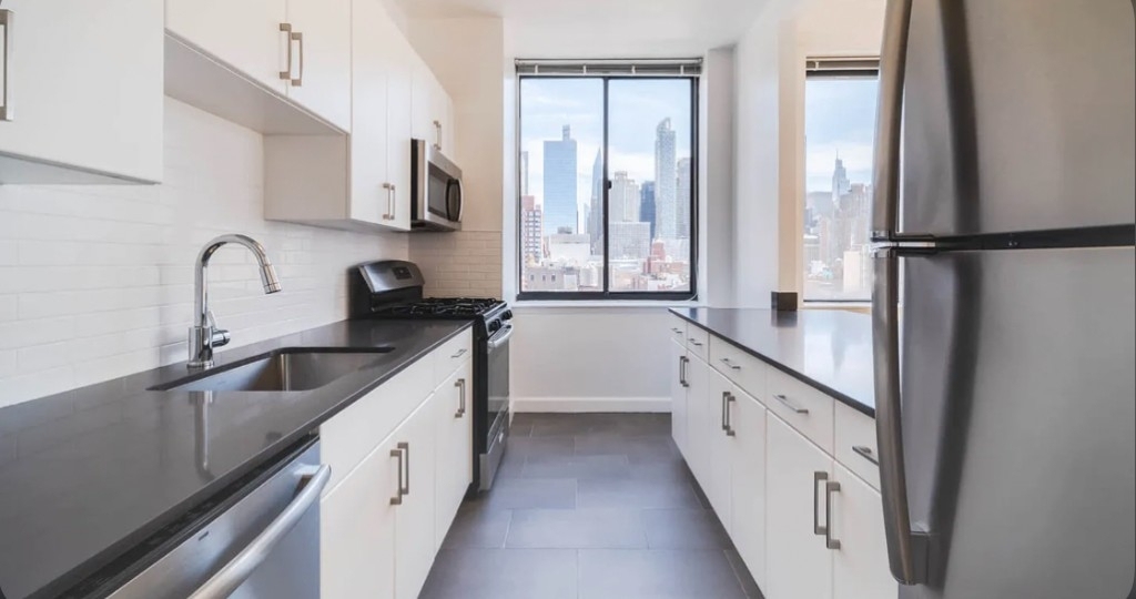 West 54th Street - Photo 1
