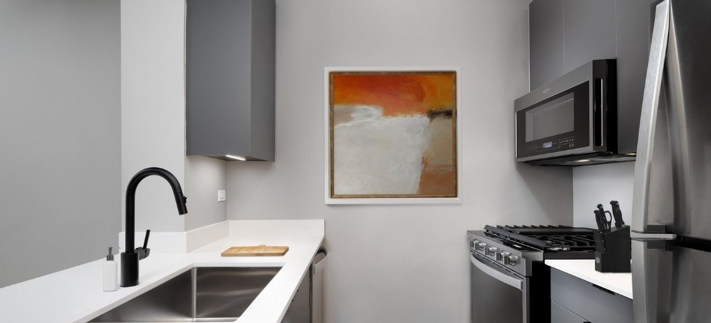 West 50th Street - Photo 1
