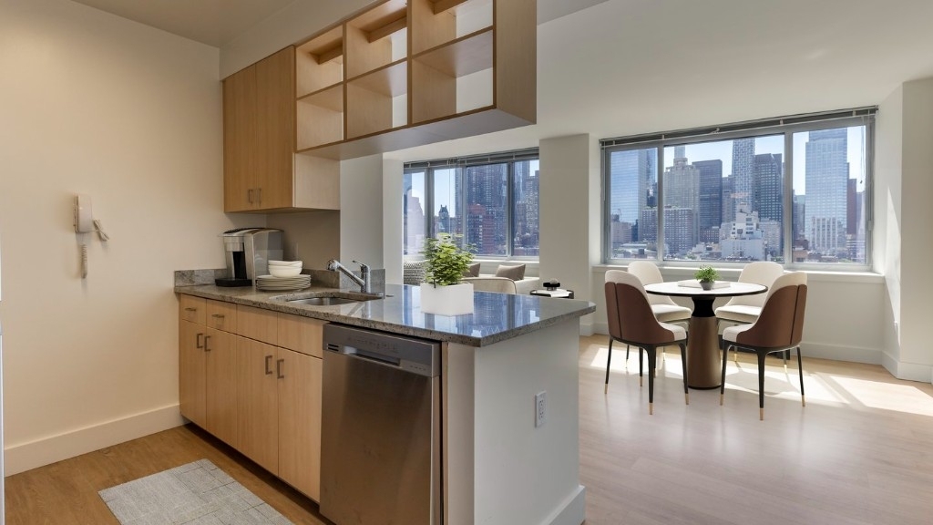 West 52nd Street - Photo 0