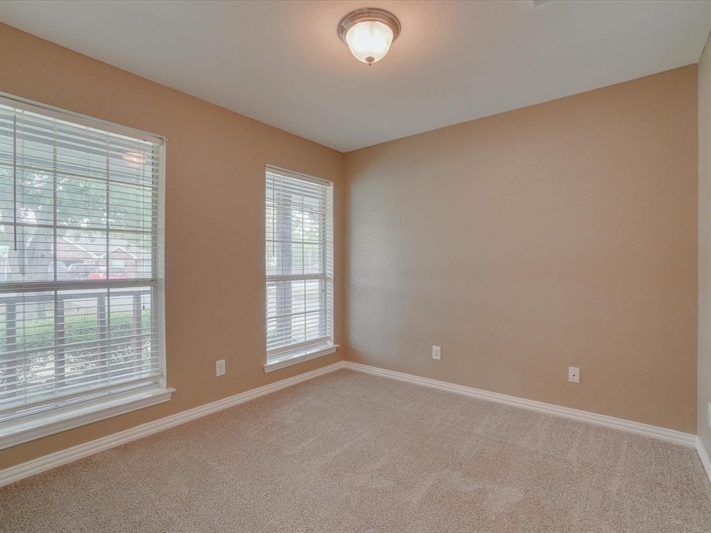 315 W 6th Street - Photo 22