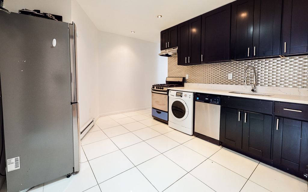 964 Amsterdam Avenue - Photo 2