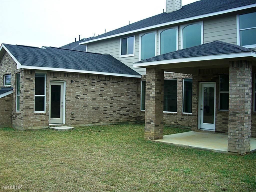 8134 Edenwood Dr - Photo 2