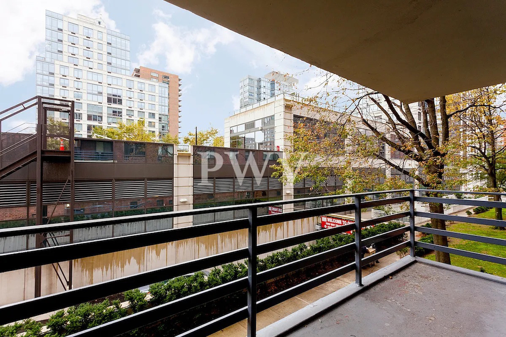 792 Columbus Avenue - Photo 4