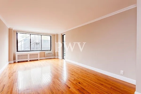West 97th and Columbus avenue - Photo 2