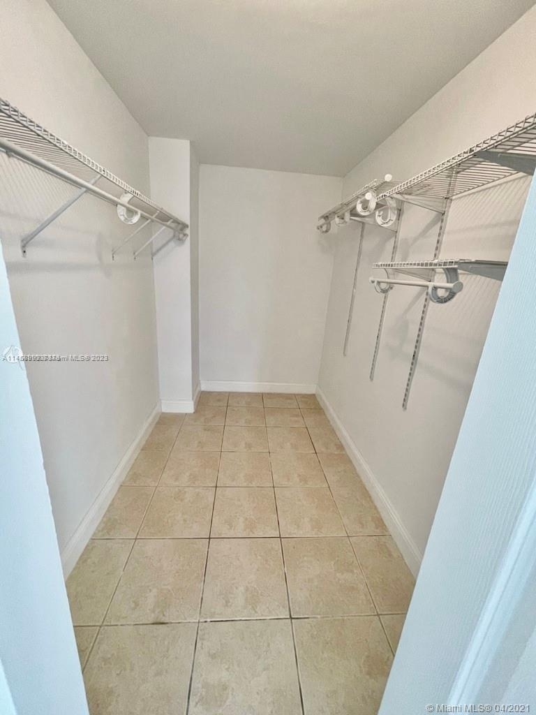 1800 Collins Ave - Photo 21