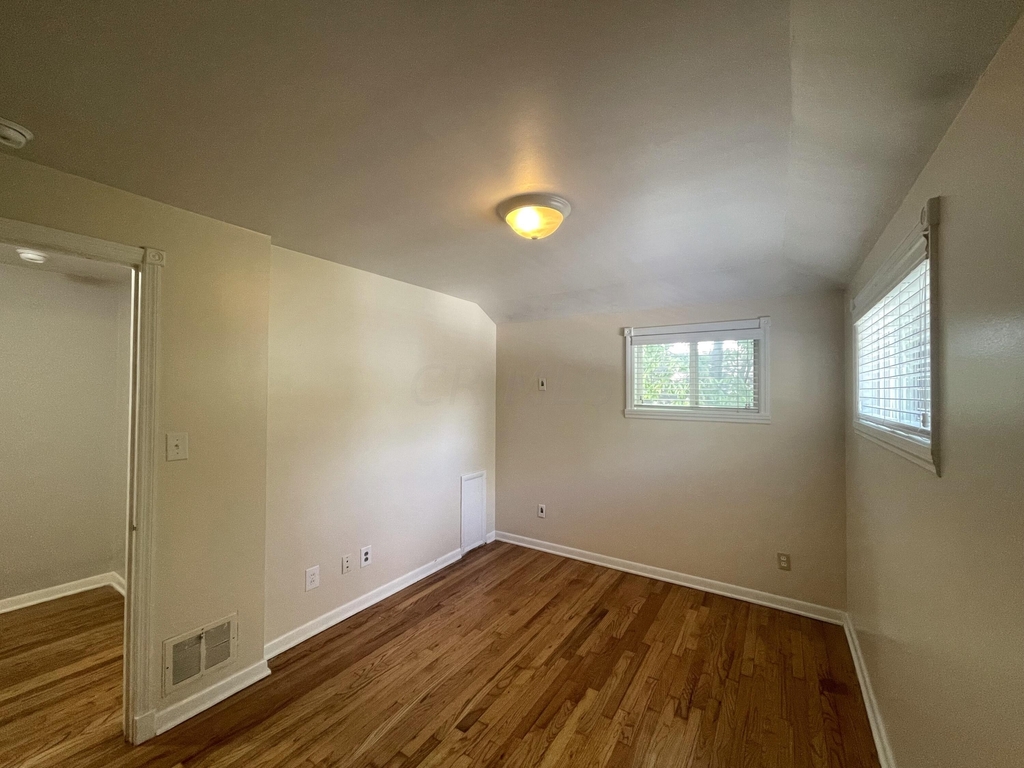 215 Delhi Avenue - Photo 19