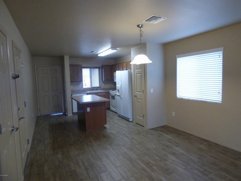 5209 S Hayden Fry Avenue - Photo 1