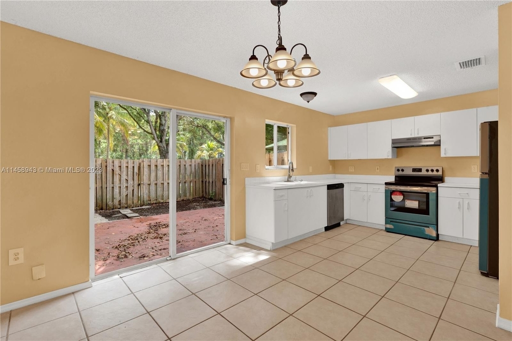 14116 Sw 179th Ter - Photo 4