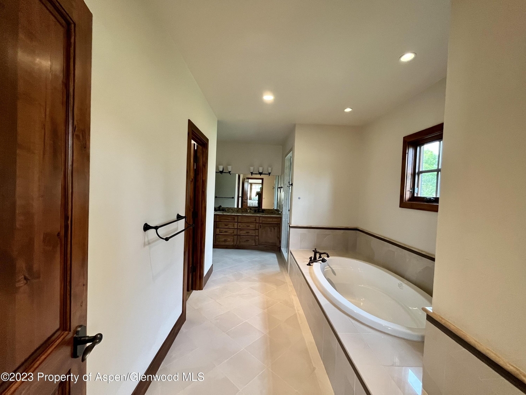 106 Crystal Canyon Drive - Photo 18