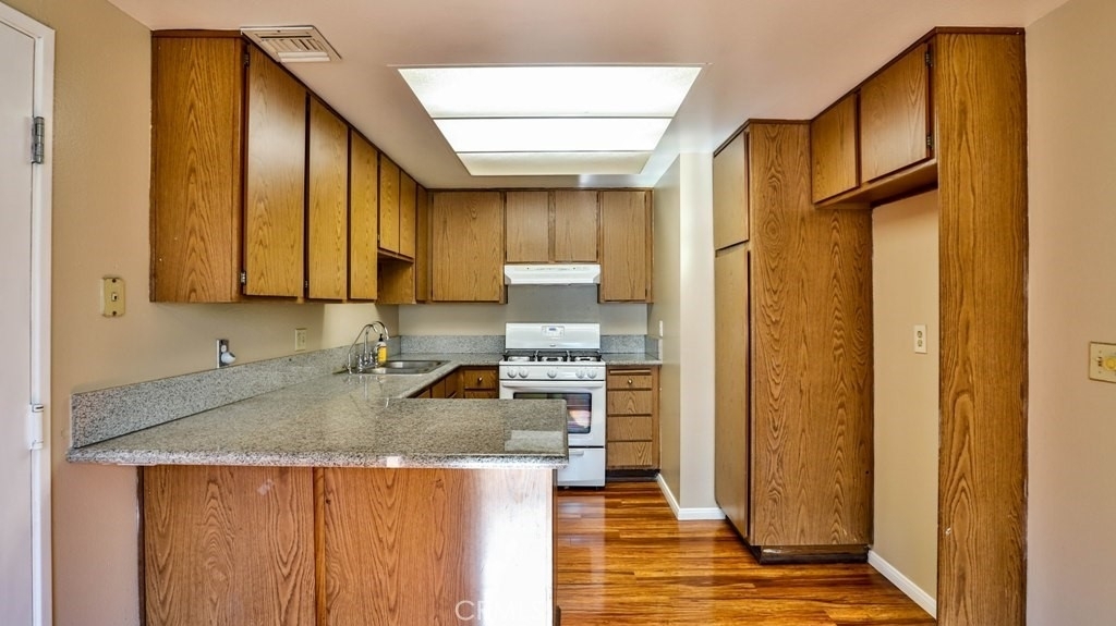 12021 Walnut Street - Photo 16