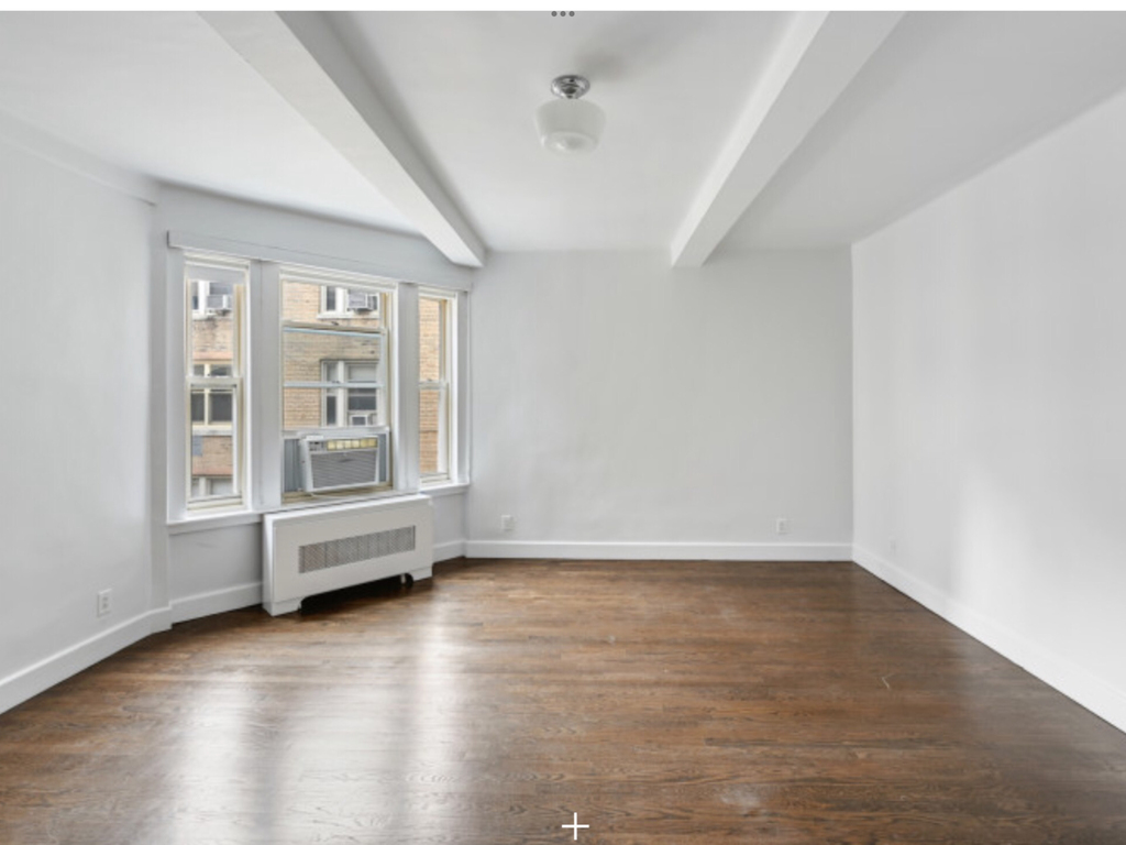 Charles Street & Hudson - Photo 1