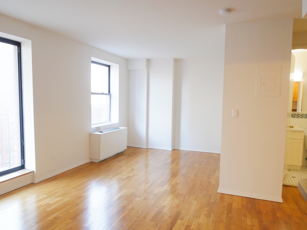 241 East 86th Street - Photo 1
